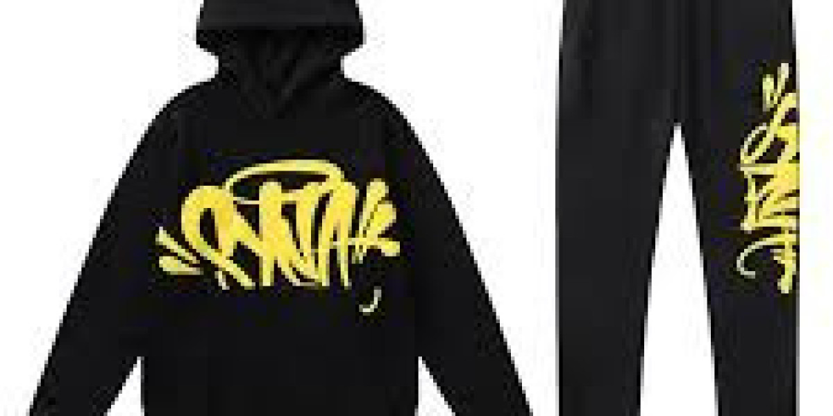 Syna World Tracksuit: The Ultimate Fusion of Fashion and Comfort