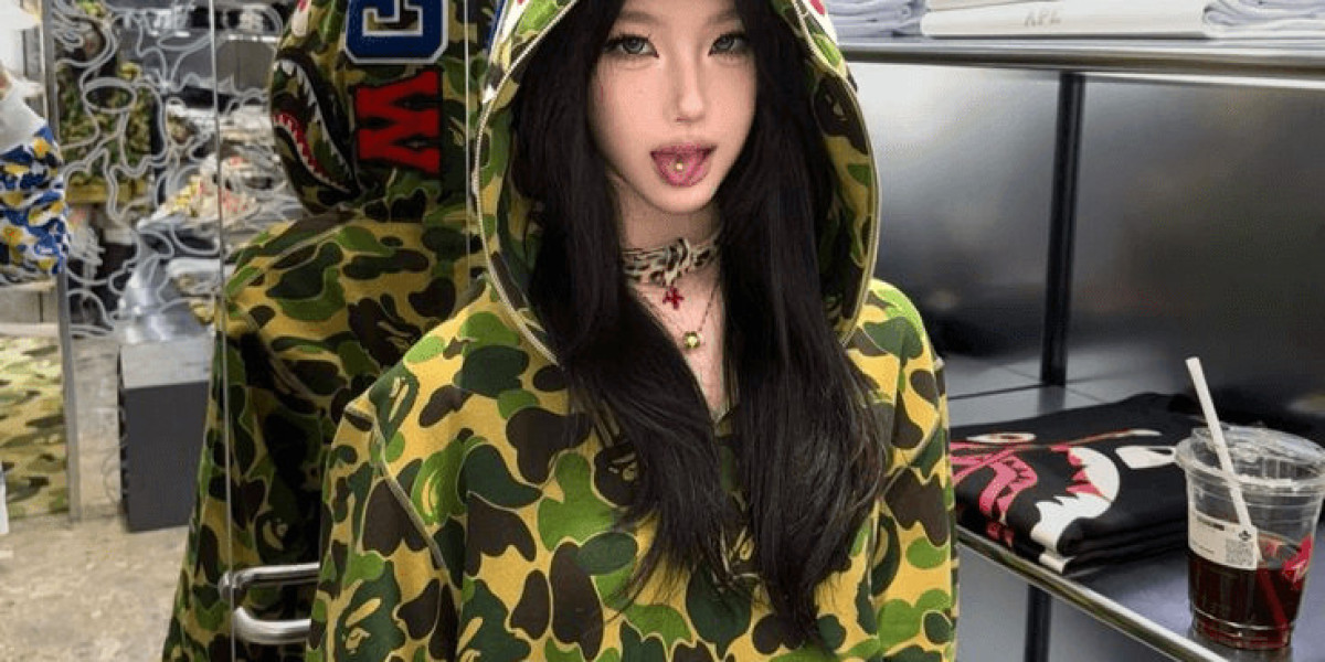 The Modern Appeal of the BAPE Hoodie in Streetwear Culture