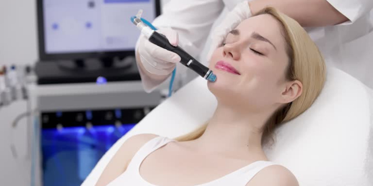 Why HydraFacial Is Trending Among University Students in Islamabad